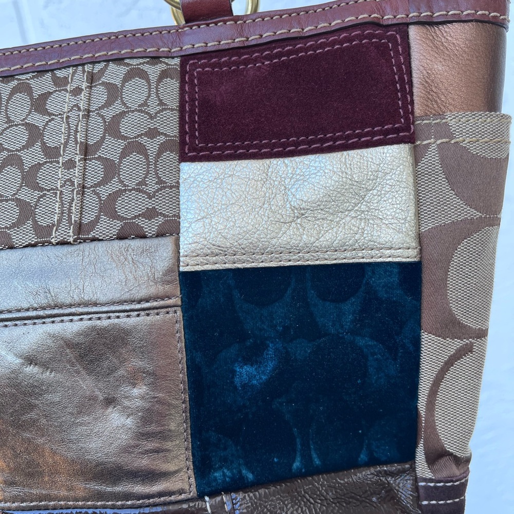 Authentic Vintage Coach Holiday Patchwork Gallery… - image 4